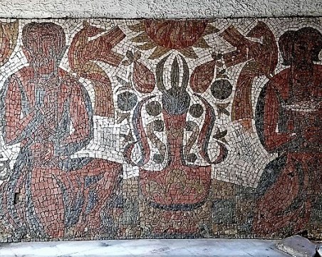 Сигнал за  увредени мозайки на Йоан Левиев в подлеза на Чифте баня вдигна по тревога общината