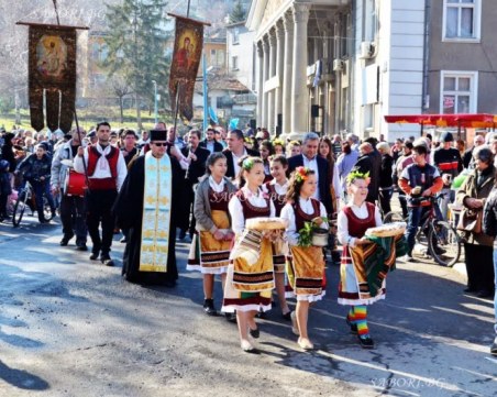 Започнаха Празниците на виното в Асеновград! Какво ще се случва в града тези дни?