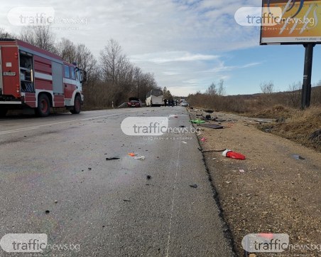 Жена и дете са в болница след мелето между автобус и три коли