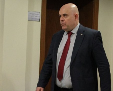 Гешев: Време е всеки да плати цената за това, което прави