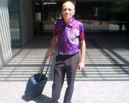 Мъж твърди, че е син на Чарлз и Камила