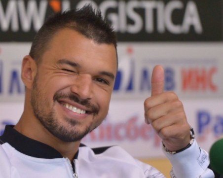 Божинов: Хубчев е страхливец, Цеца ще пее на 