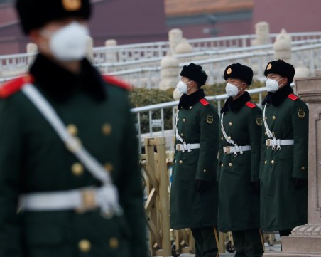 Китай изпраща чартъри из цял свят, за да прибере жителите на Ухан