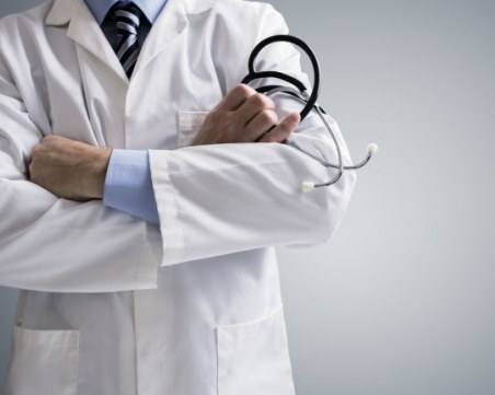 Лекари от ВМА летят до Китай, транспортират българи у нас