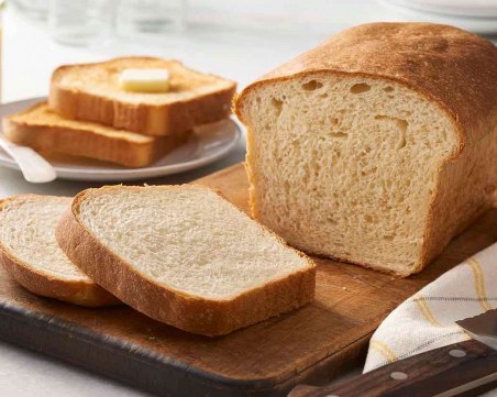 Край на оцветения хляб! Въвеждат нов стандарт - от април забраняват боята