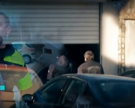 Полицай притежава имоти и автомобили за стотици хиляди левове