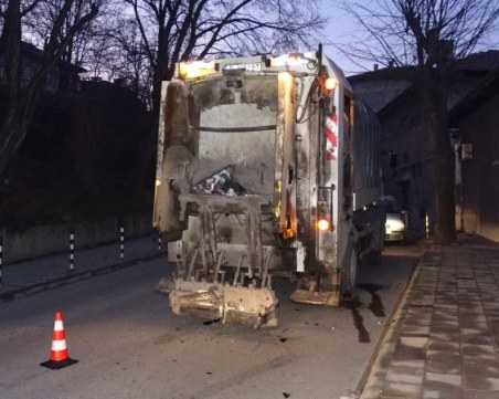 Шофьор блъсна работник от чистотата в Благоевград и избяга