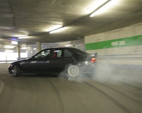 Беля: Без книжката и 3000 глоба за млад мъж, който дрифтира под земя