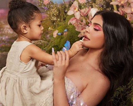 Кайли Дженър създаде цял лунапарк за рождения ден на дъщеря си