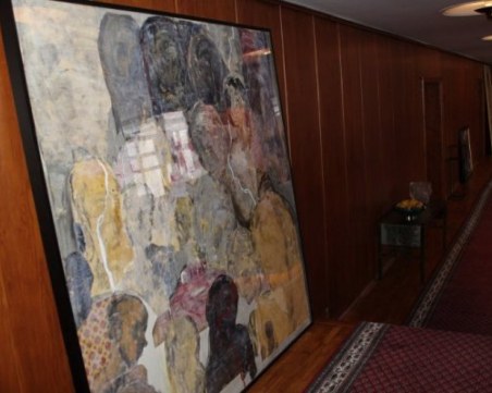 Около 20 картини са изнесени от апартамента на Божков