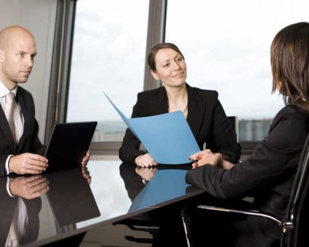 Питат фирмите от какви кадри имат нужда