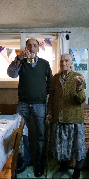 Баба Стоянка от Стамболийски навърши 100 години, дълголетието й се дължи на домашната ракийка