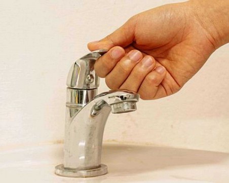 Авария в центъра оставя столичани без вода днес