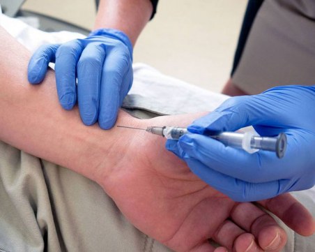 Изследват трима от Хасково за коронавирус