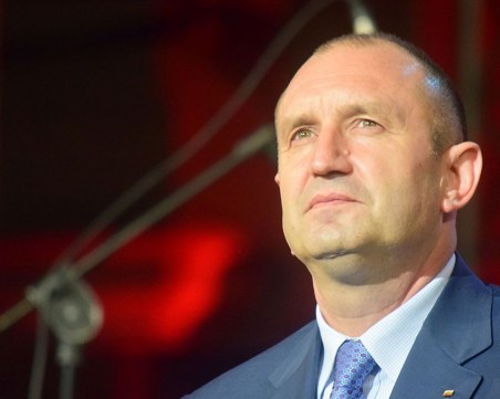 Неочаквано: Президентът сне доверие от правителството