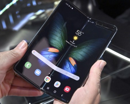 Samsung Galaxy Fold е в България. Колко ще струва?