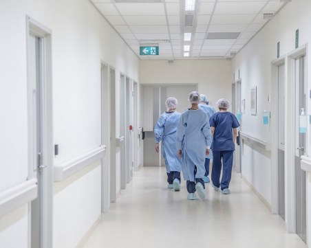 Три жени са в Инфекциозното за изолация в болница в Пазарджик! Лекарите: Натровени са с кисело зеле