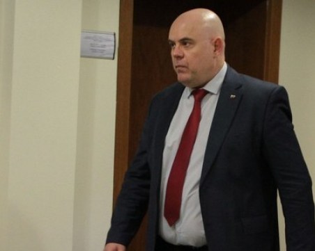 Гешев: Русия пази Цветан Василев