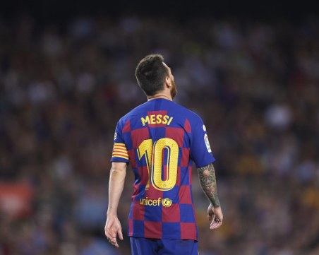 Меси скочи на директор в Барса
