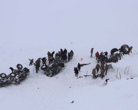 Най-малко 33 жертви на лавината в Турция, броят на загиналите расте
