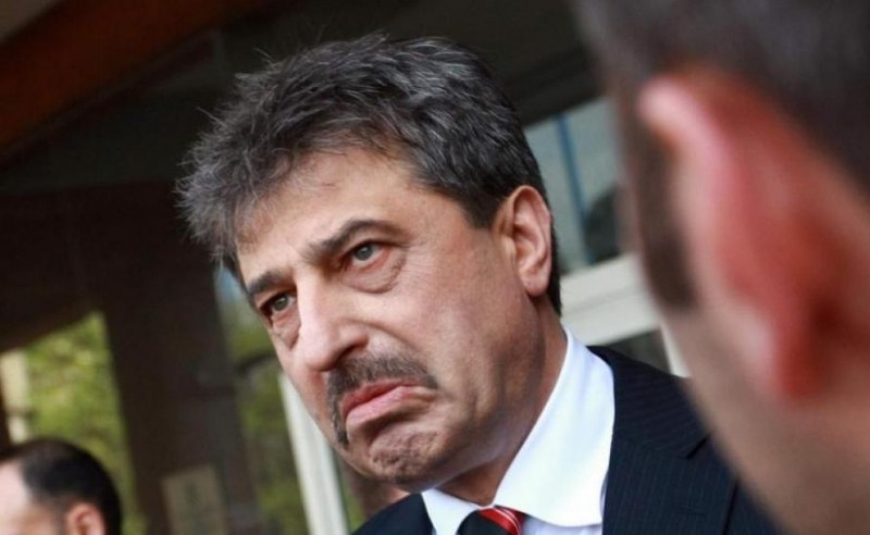 Главният прокурор погна и Цветан Василев