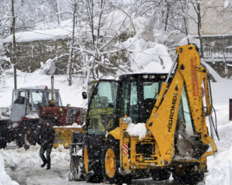 Над 120 души са спасени от снежни блокади тази нощ в Стара Загора