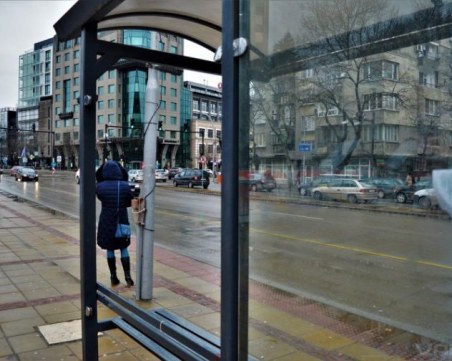 Слух върви из Варна, че отвличат момичета по спирки - полицията с изявление