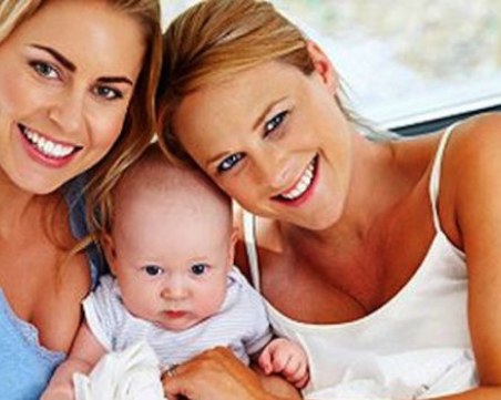 Еднополовите двойки в Хърватия ще могат да осиновяват деца