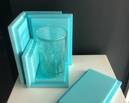 ИКЕА се шегува с чашите от биеналето във Венеция, за които държавата брои 500 000 лв