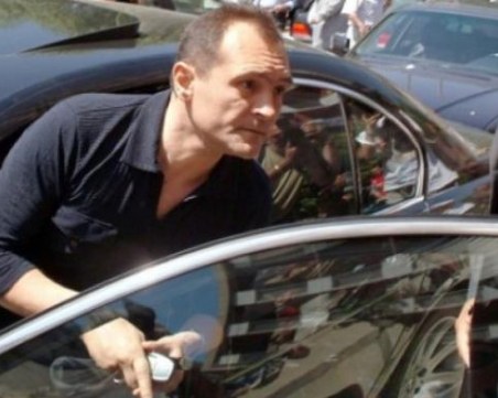 Прокуратурата още не е превела документите за екстрадирането на Божков