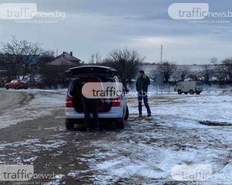 Провериха всички заслони под връх Ботев - няма следа от изчезналите баща и син