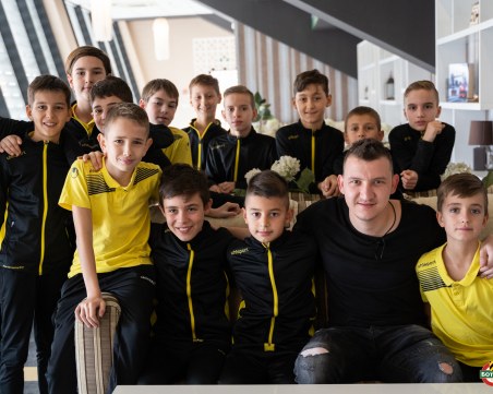 Тошко Неделев е рожденик днес, възстановява се по-бързо от очакваното