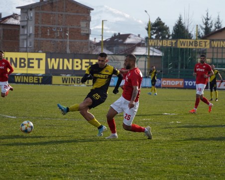 Ботев Пловдив победи ЦСКА 1984 преди дербито, но загуби капитана си