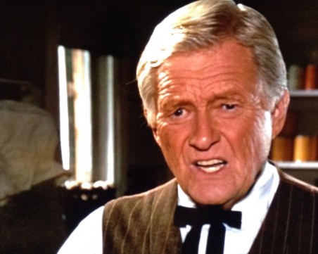 Кола блъсна и уби комик, участвал в касови сериали