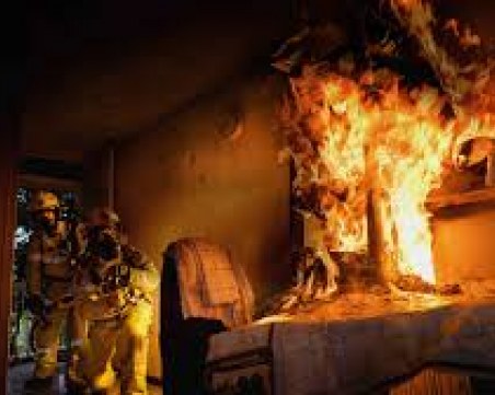 Пожар горя в дом за възрастни хора