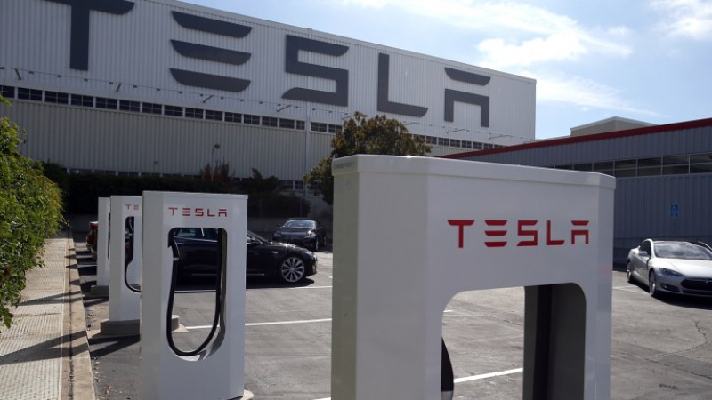 Първата зарядна станция на Tesla в България ще бъде в Пловдив