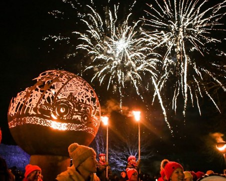 Силен дъжд и вятър отложиха шоуто в Голуей за откриването на ЕСК