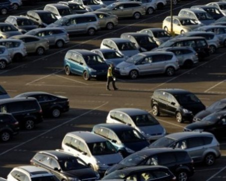 Все повече българи с нови коли