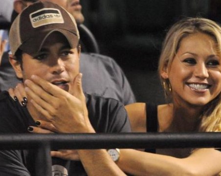 Енрике Иглесиас и Анна Курникова се готвят за трето бебе