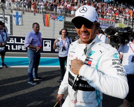 Мерцедес позлатява Хамилтън, прави го най-скъпият в историята