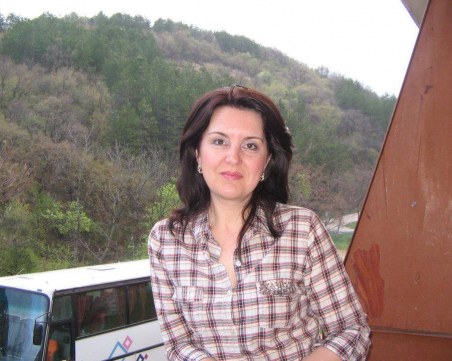 Учителка от Асеновград се нуждае от десетки кръводарители заради рядка болест