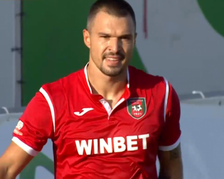 Битка за Божинов! Отбор, борещ се за 