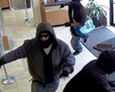 Отново въоръжен грабеж в банка в столицата! Липсват хиляди левове