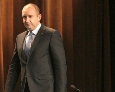 Румен Радев: Знаел ли е премиерът, че негови подчинени ме подслушват?