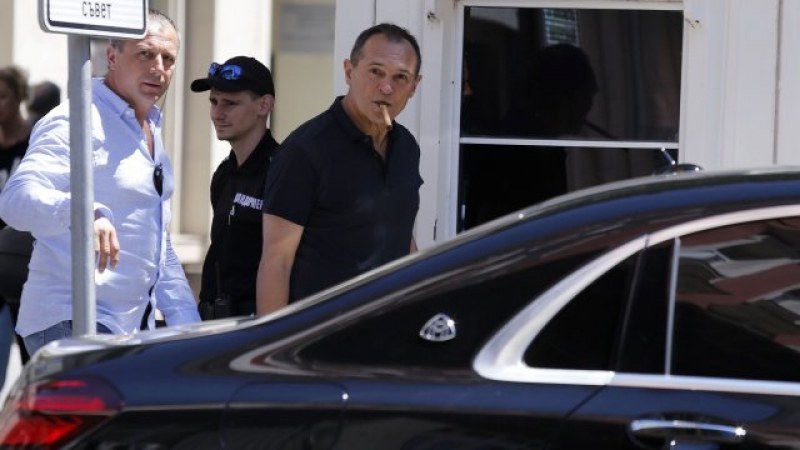 НАП удари фирмите на Васил Божков