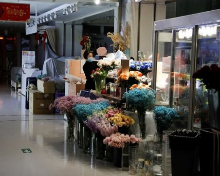 Букет с дезинфектант за Свети Валентин в Азия