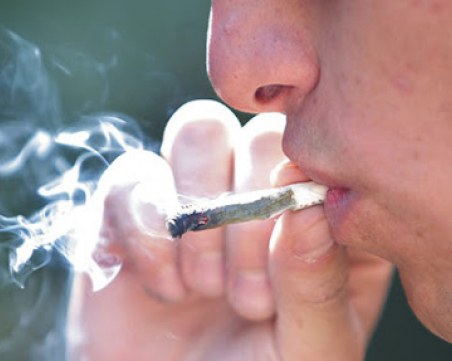 Спипаха напушен шофьор пред училище във Велико Търново