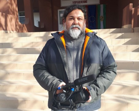 Чилиец, роден и закърмен в Пазарджик, издирва лекарите, спасили него и майка му