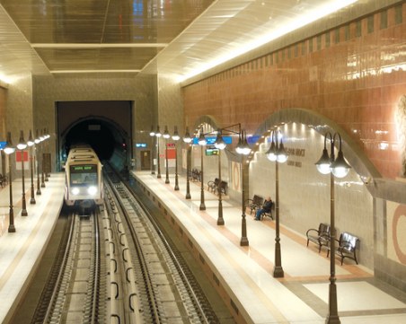 Затвориха метростанция в София заради забравен багаж