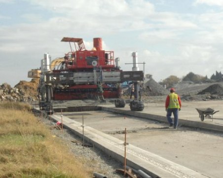 Двама работници загинаха на новостроящ се участък на АМ Хемус